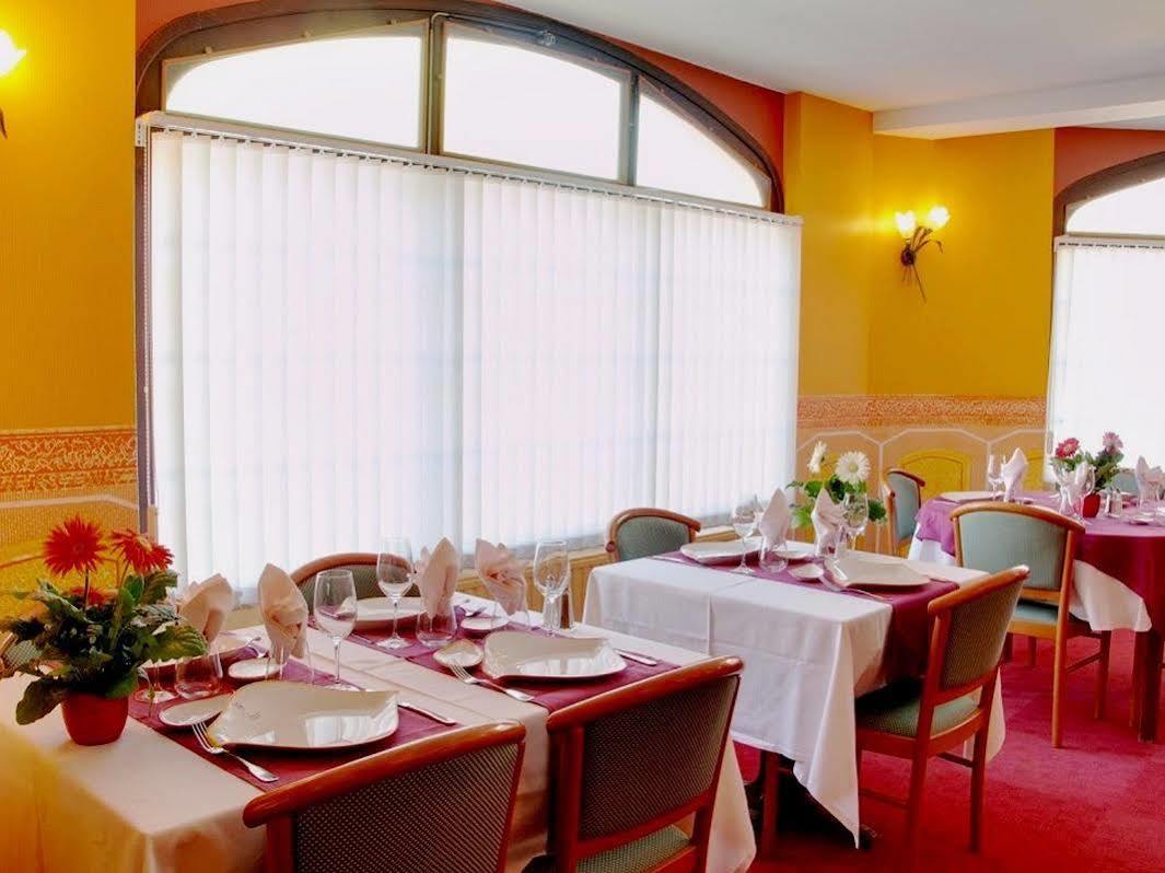 Logis Hotel Saint-Hubert Cour-Cheverny Kültér fotó