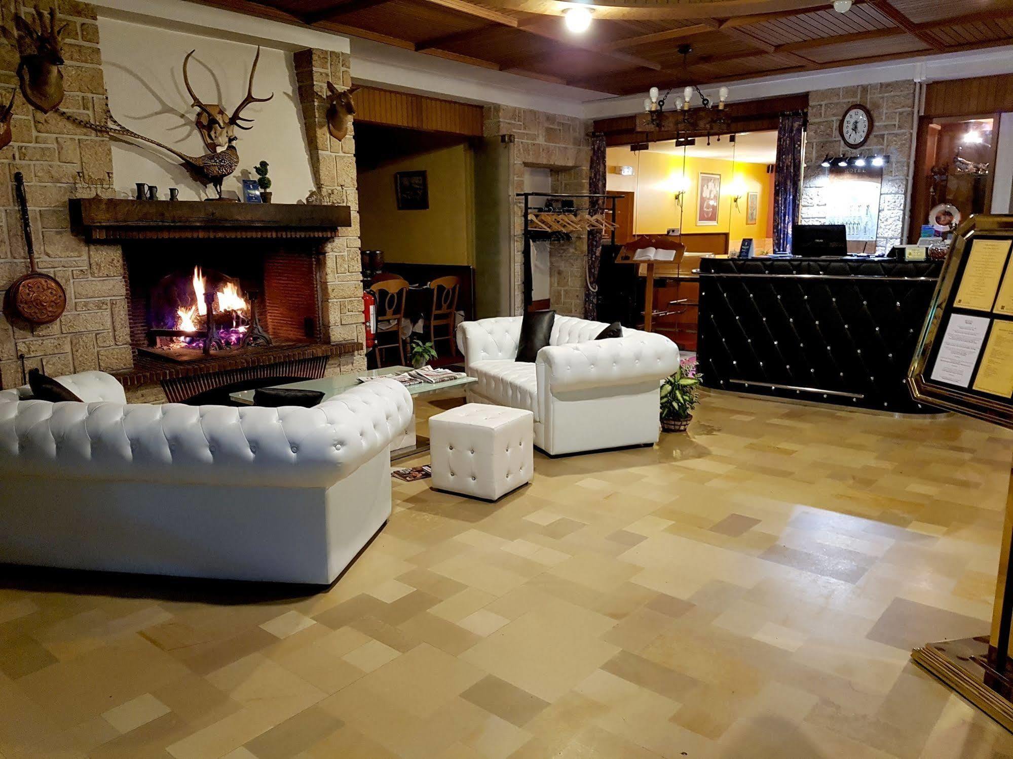 Logis Hotel Saint-Hubert Cour-Cheverny Kültér fotó