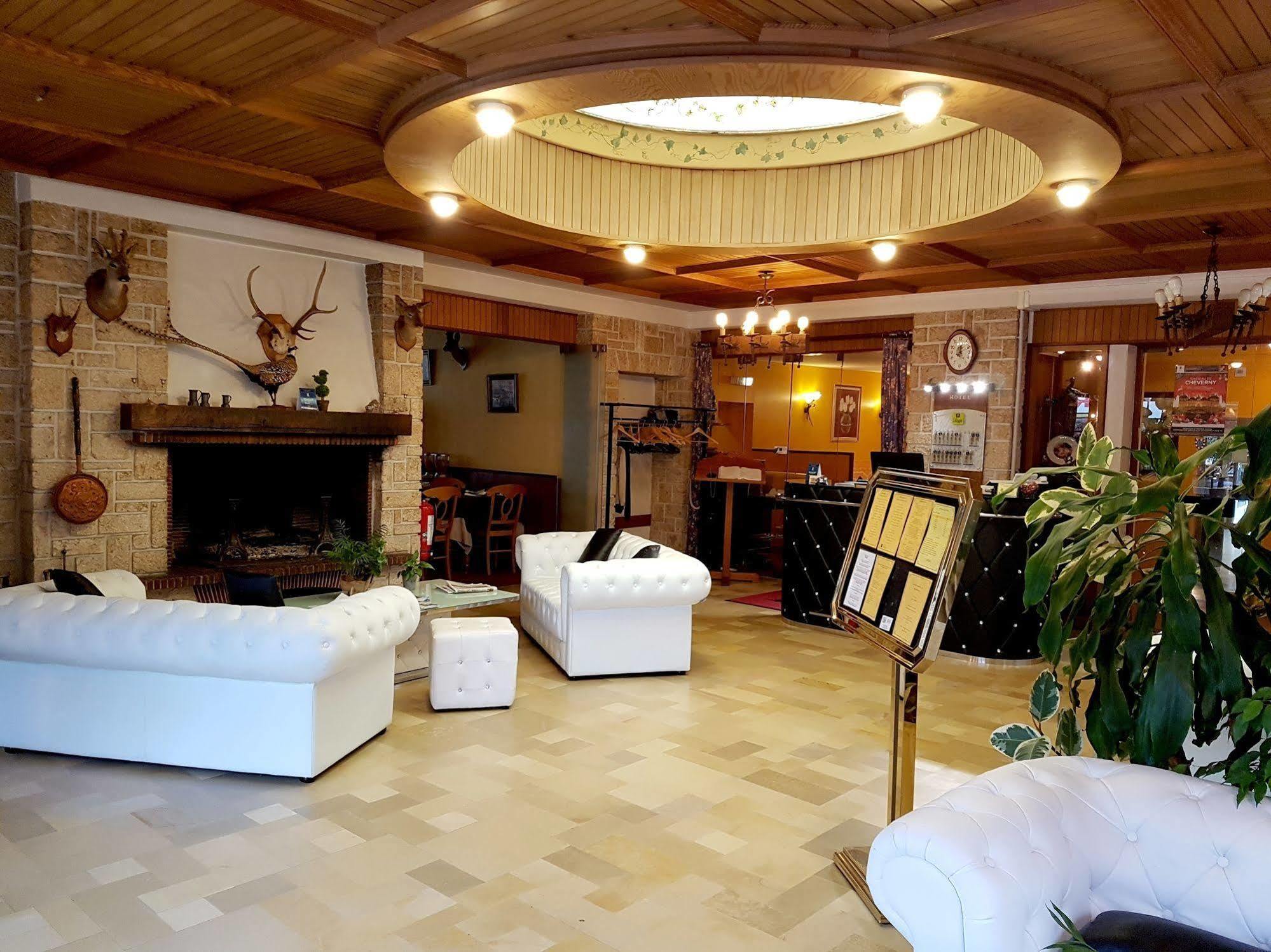 Logis Hotel Saint-Hubert Cour-Cheverny Kültér fotó